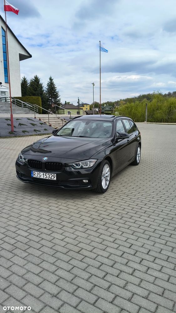 BMW Seria 3 320d xDrive Advantage - 1