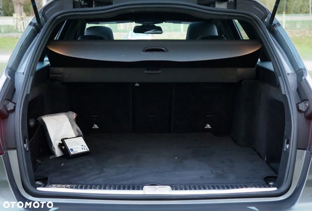 Mercedes-Benz Klasa C 300 9G-TRONIC AMG Line - 32
