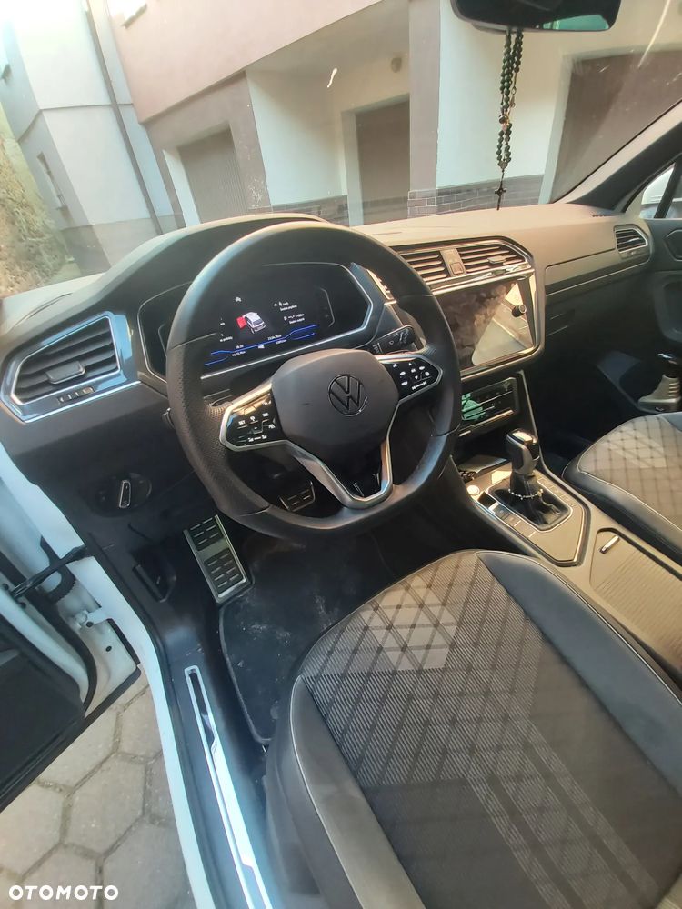 Volkswagen Tiguan ver-1-5-tsi-evo-r--line-dsg - 16