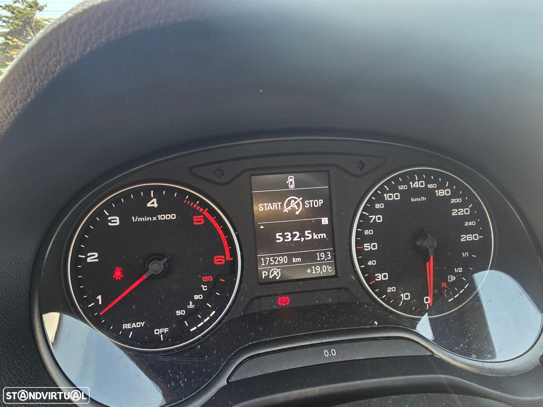 Audi Q2 35 TDI Design S tronic - 8
