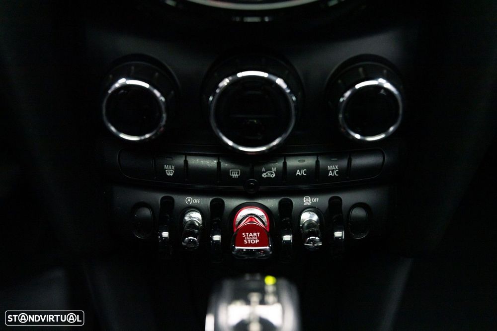 MINI 3 Portas Cooper D Aut. - 38