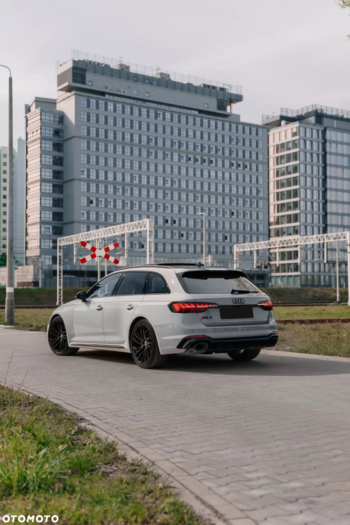 Audi RS4 TFSI Quattro Tiptronic - 6