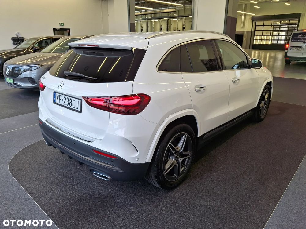 Mercedes-Benz GLA 200 AMG Line - 4