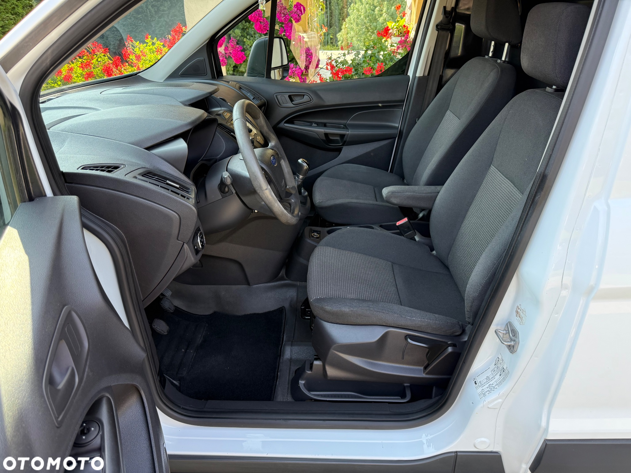 Ford Transit Connect klimatyzacja webasto hak piękny - 18