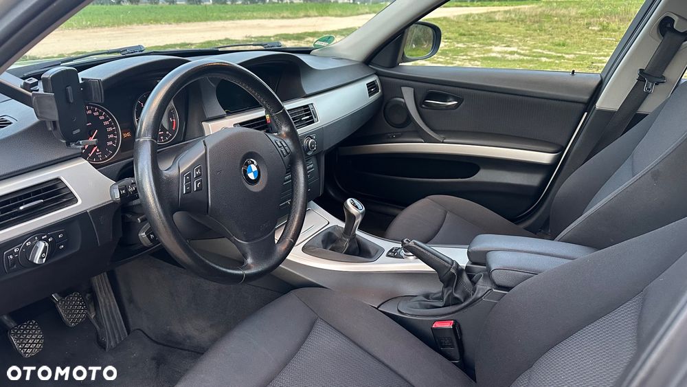 BMW Seria 3 318d DPF - 10