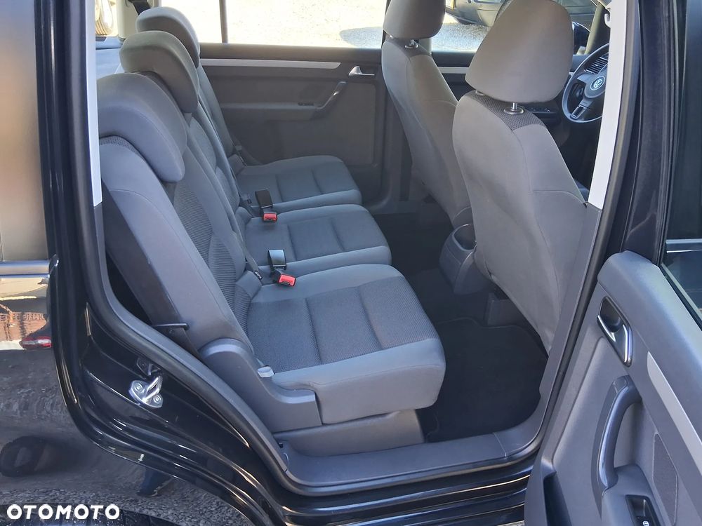 Volkswagen Touran - 15