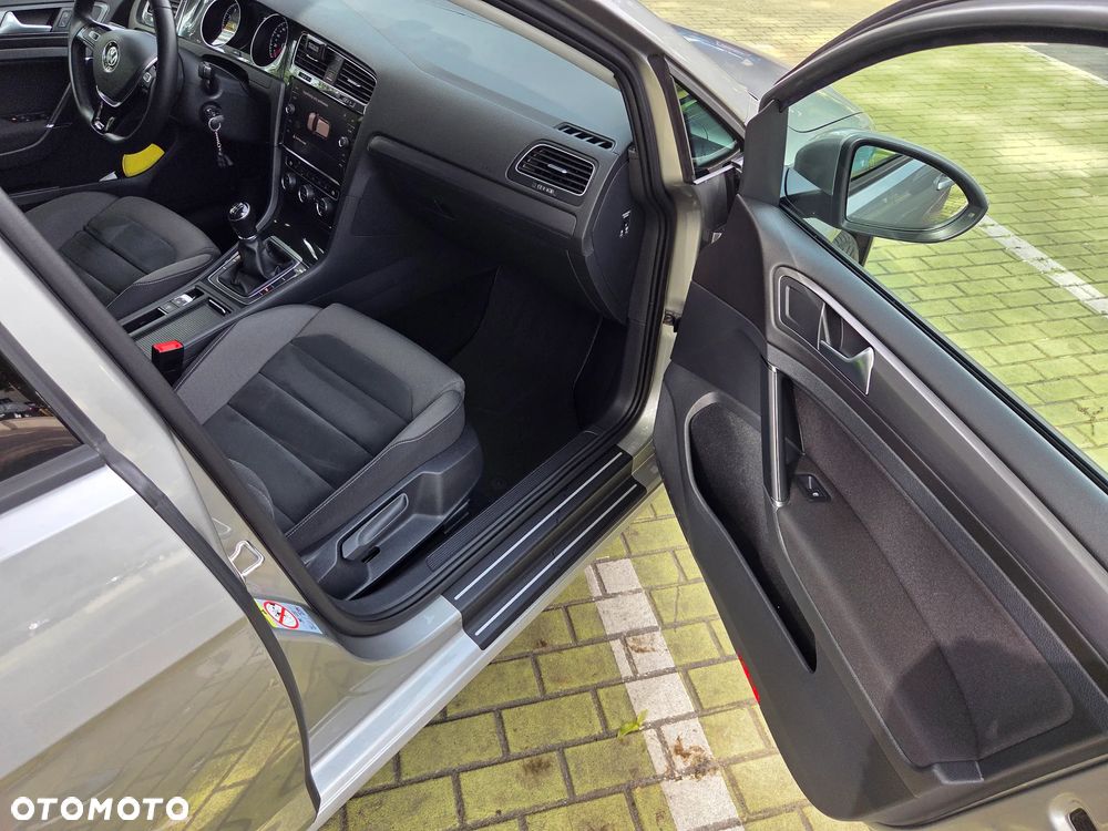 Volkswagen Golf 1.4 TSI BMT Comfortline - 22