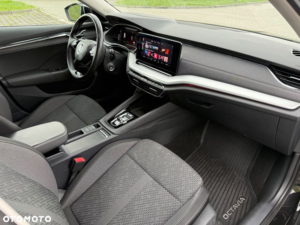 Skoda Octavia 2.0 TDI SCR Style DSG - 10