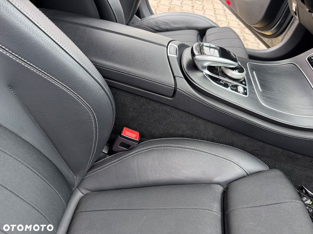 Mercedes-Benz Klasa E 220 d 4-Matic All-Terrain - 15