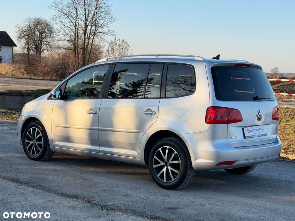 Volkswagen Touran 1.6 TDI DPF BlueMotion Technology DSG Highline - 25