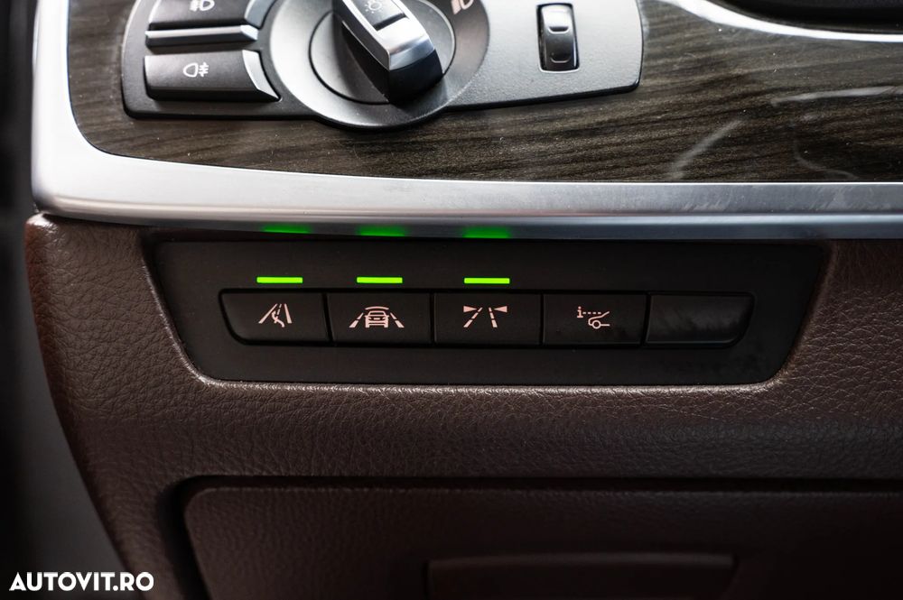 BMW Seria 5 525d xDrive Aut. Luxury Line - 8