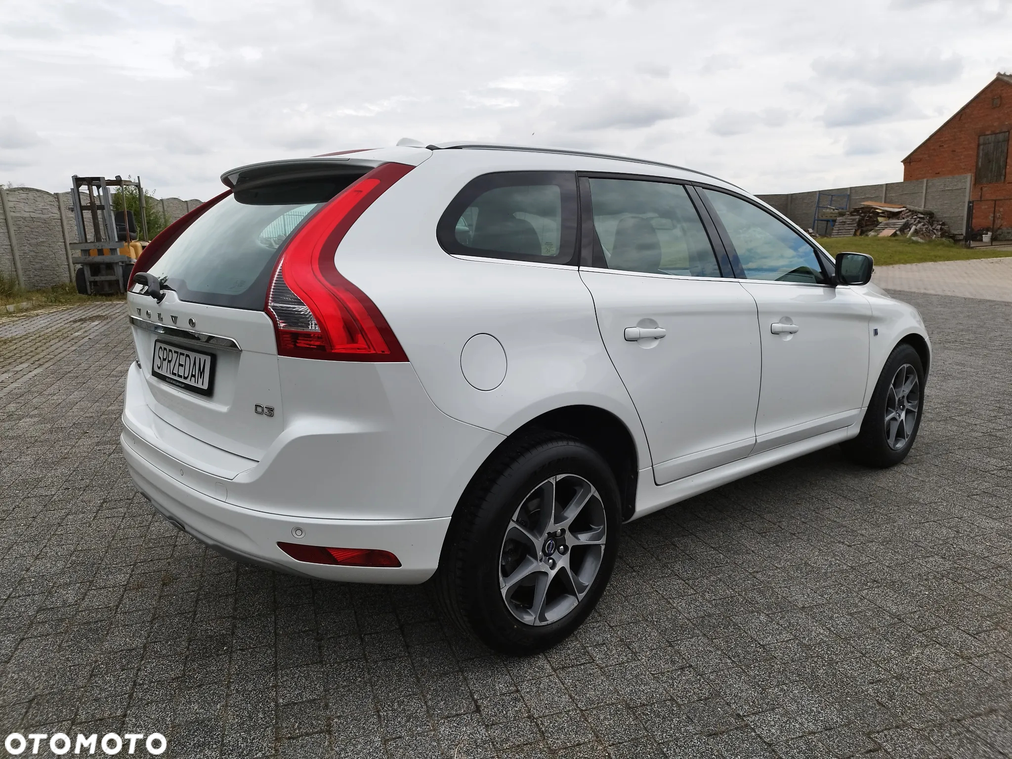 Volvo XC 60 D3 Drive-E Ocean Race - 5