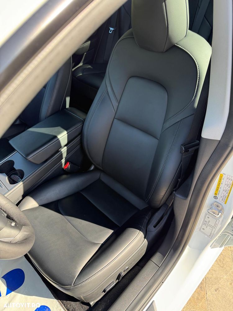 Tesla Model 3 - 17