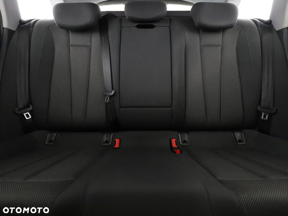 Audi A4 Avant 2.0 TDI S tronic - 19