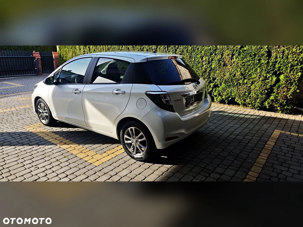 Toyota Yaris 2014 photo 2