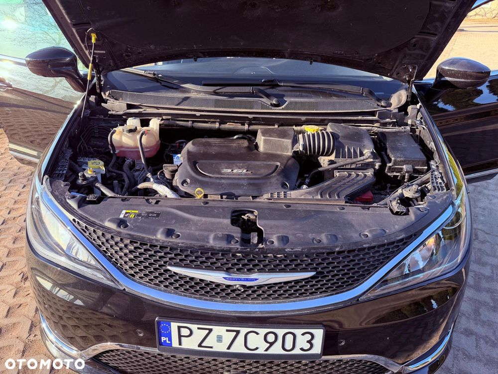 Chrysler Pacifica - 11