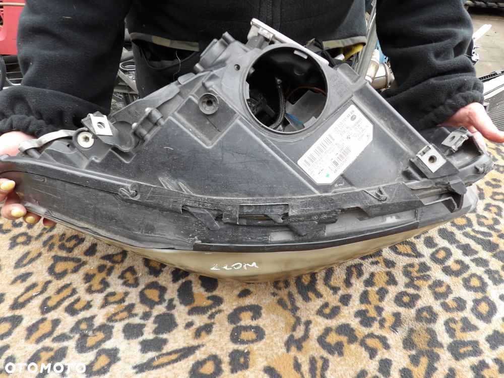 BMW - F10 - PRZED LIFT - XENON - SKRĘTNA - WYSZCZERBIONE SZKŁO - KLEJONA - UK - 7203254 - 11