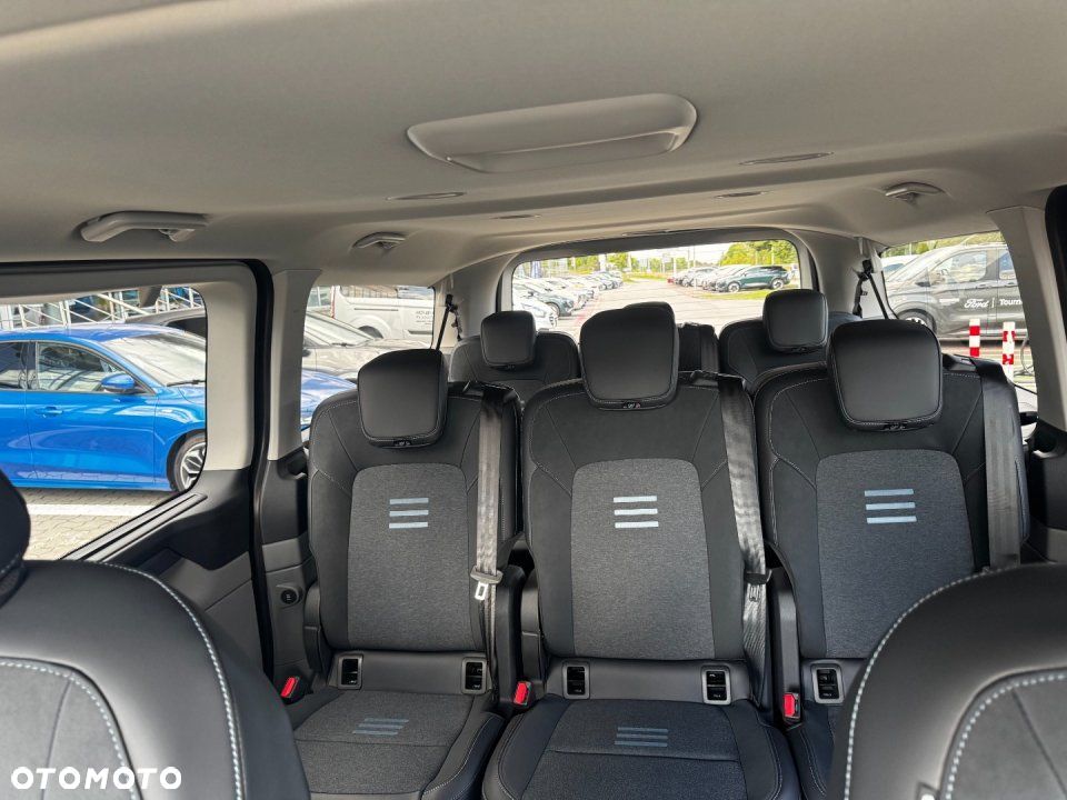 Ford Tourneo Custom - 24