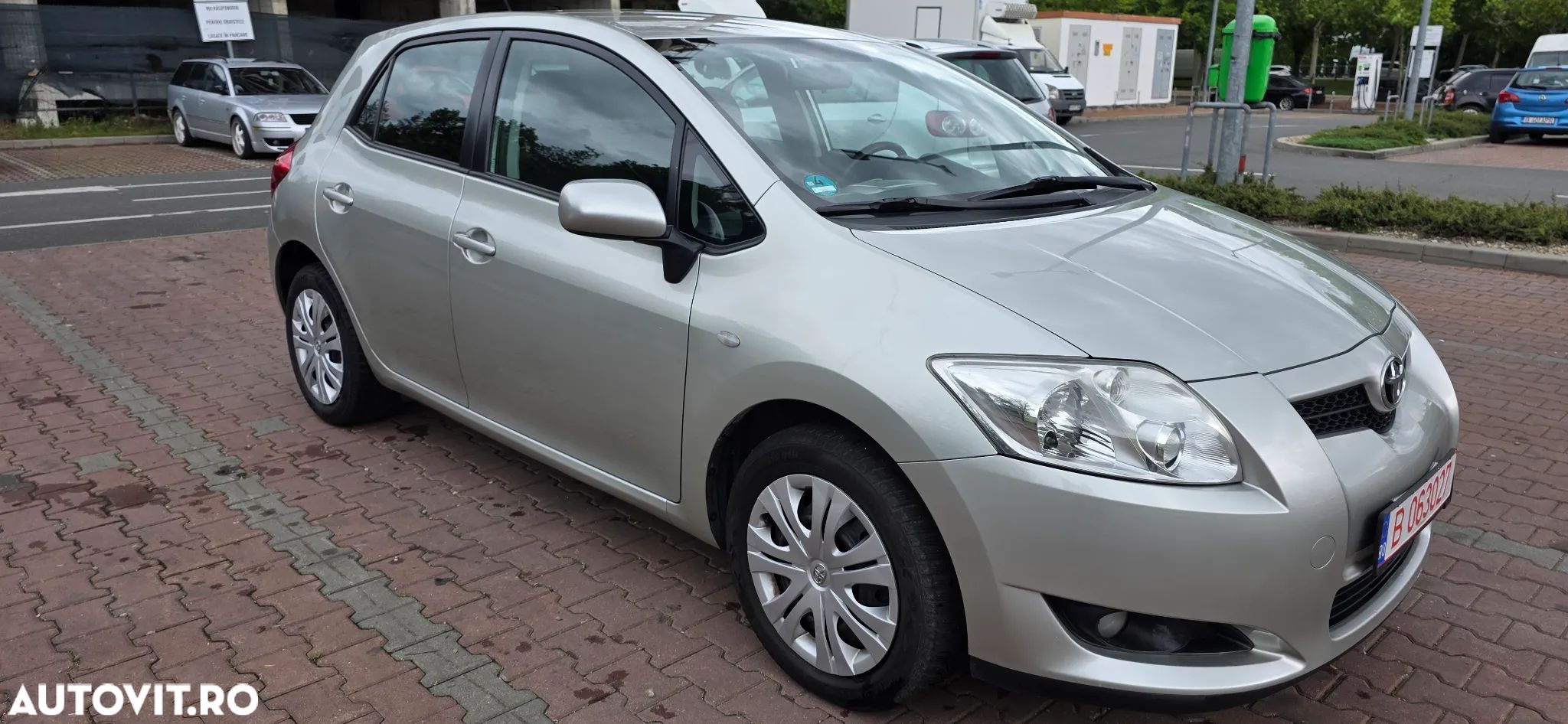 Toyota Auris - 1