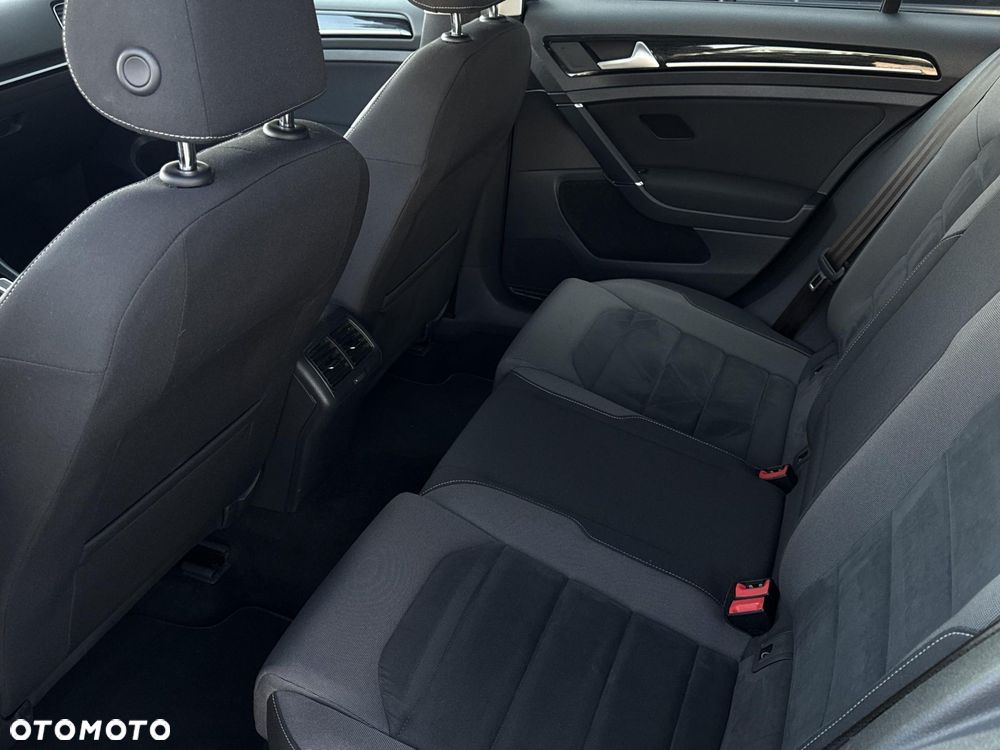 Volkswagen Golf - 13