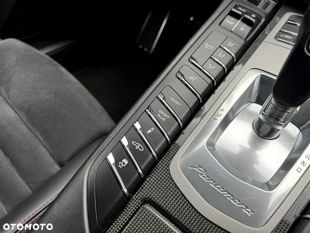 Porsche Panamera - 24