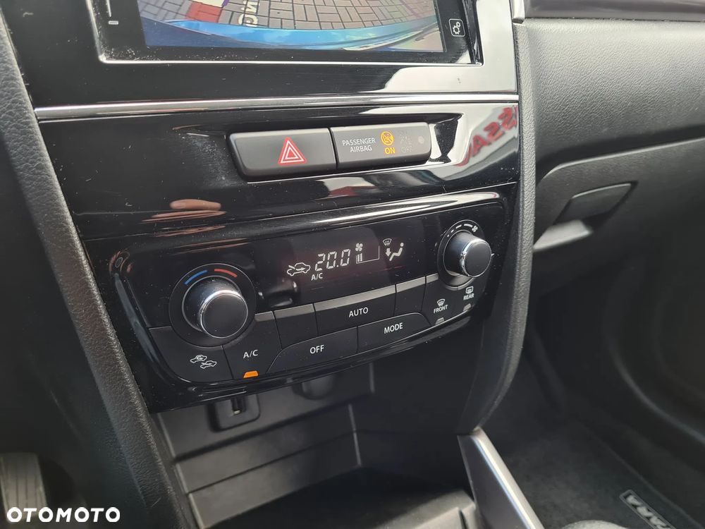 Suzuki Vitara ver-1-5-strong-hybrid-premium-2wd-ags - 18