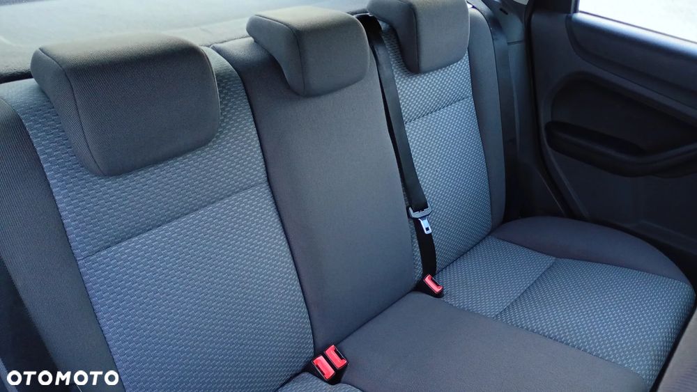 Ford Focus 1.6 Ti-VCT Sport - 21