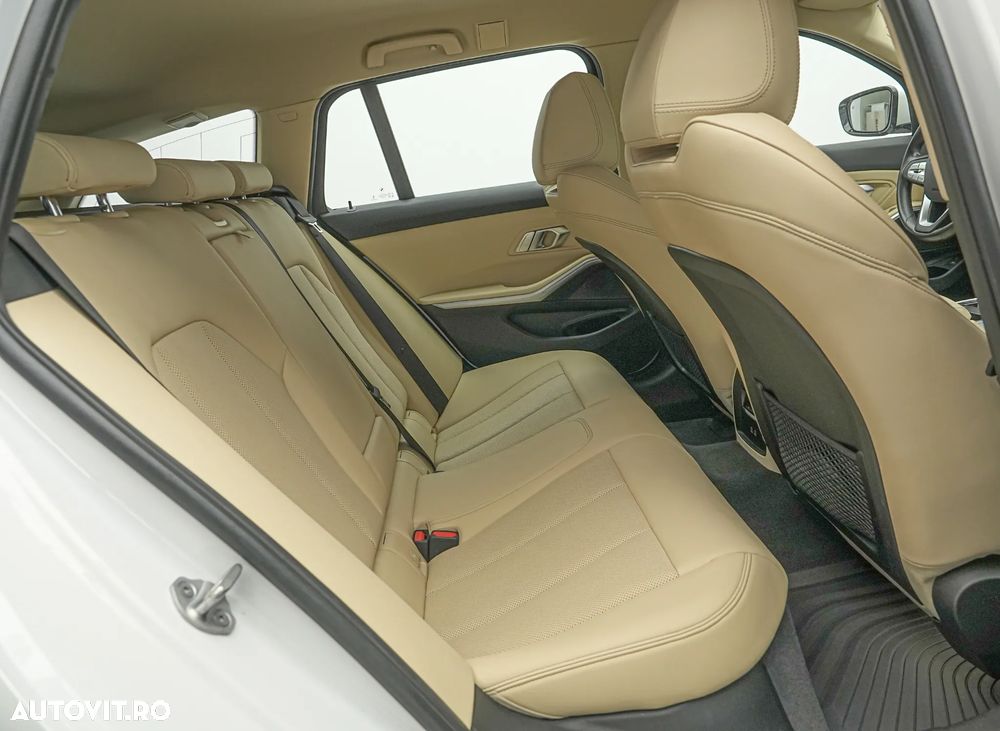 BMW Seria 3 320d xDrive AT MHEV - 17