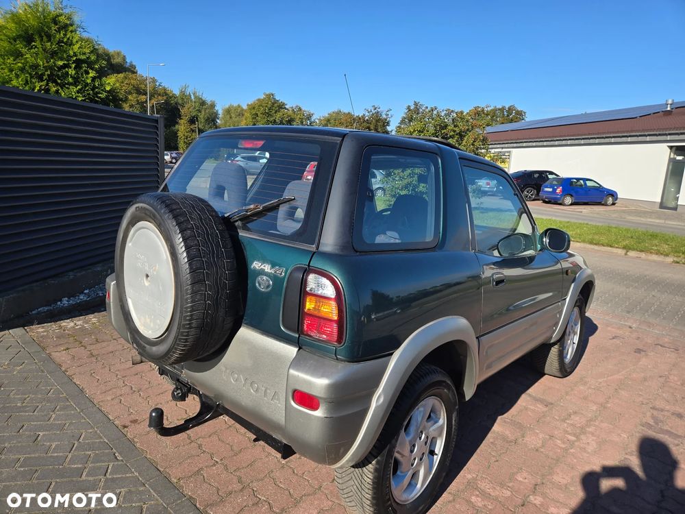 Toyota RAV4 2.0 - 5