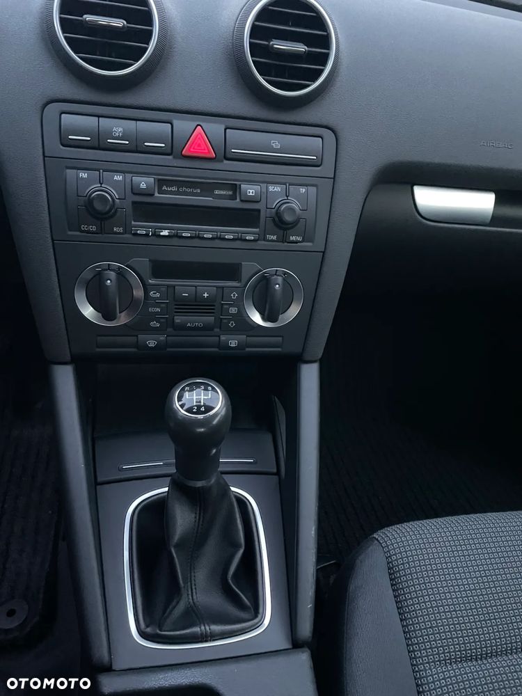 Audi A3 3-drzwiowe 1.6 Ambiente - 9