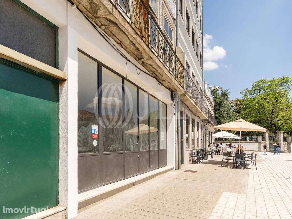 Prédio para reabilitação, ao jardim S. Lázaro, Porto - Grande imagem: 4/47