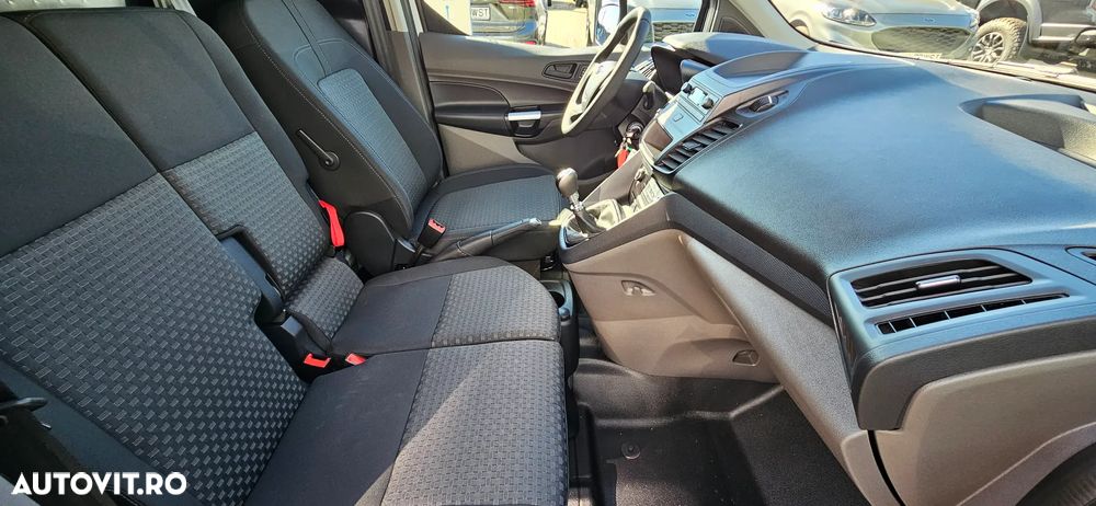 Ford Transit Connect - 8