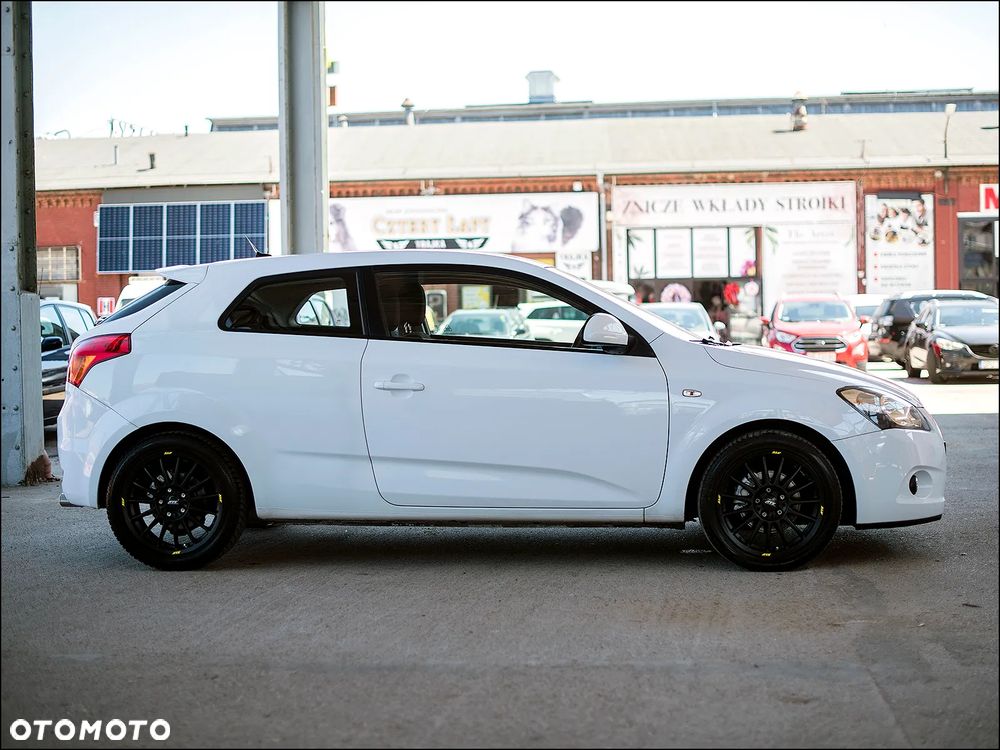 Kia ProCeed - 10
