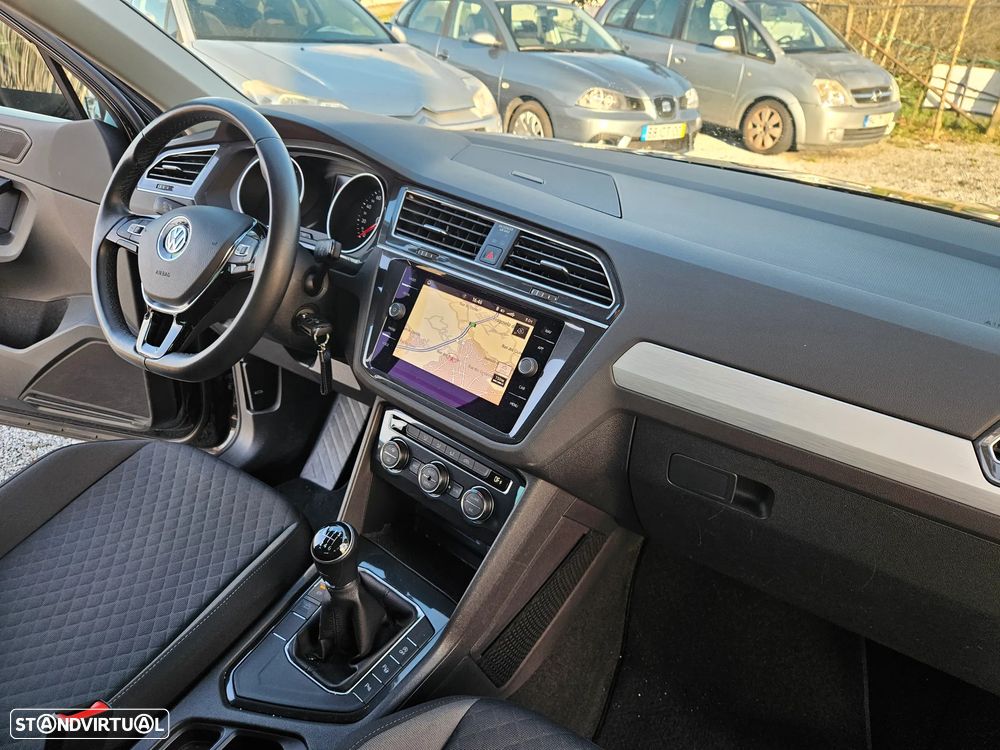 VW Tiguan 1.5 TSI Confortline - 24