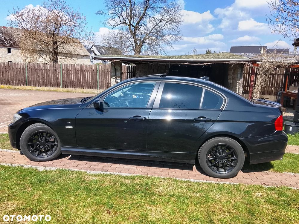 BMW Seria 3 320i - 4