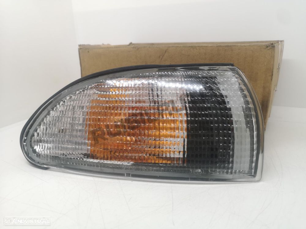 Farolim Pisca Frente Direito  Mitsubishi Carisma [1995_2004] 1. - 1