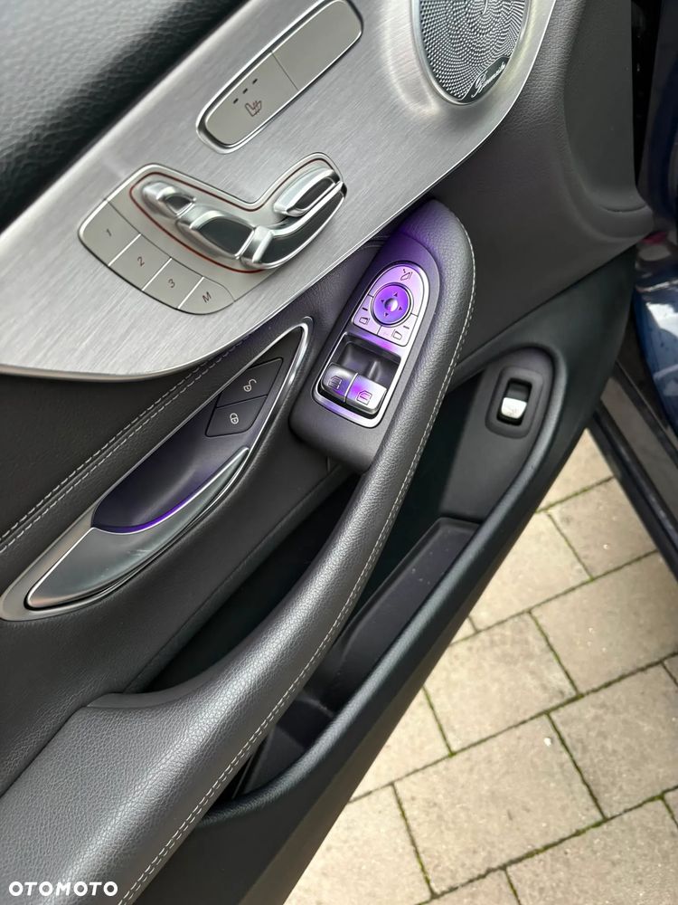 Mercedes-Benz Klasa C 300 4MATIC 9G-TRONIC - 22