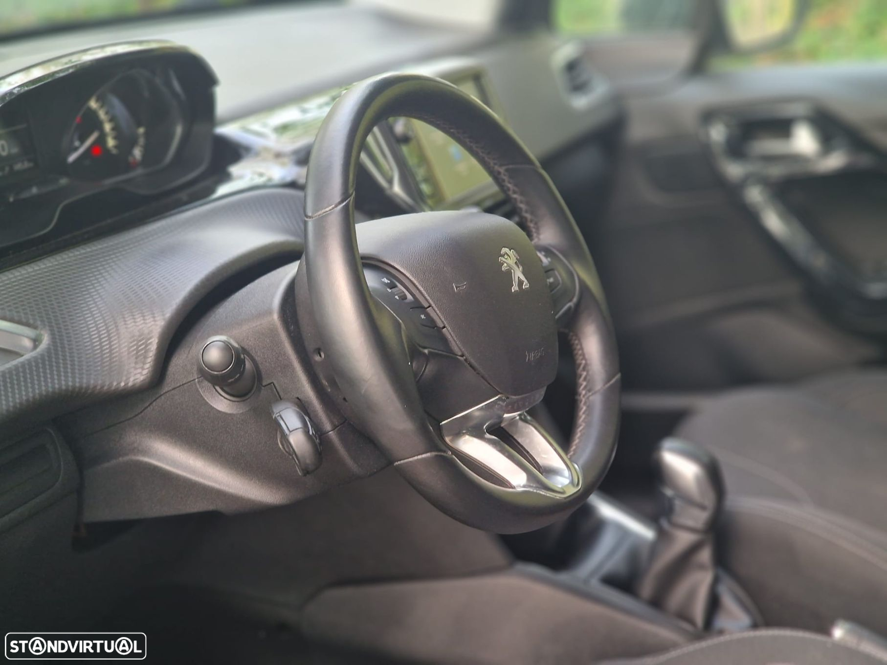 Peugeot 208 PureTech 82 Start & Stop Allure - 25