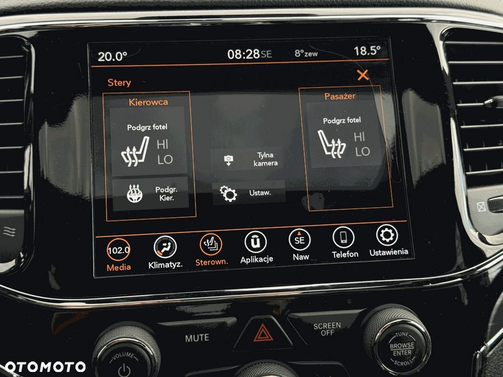 Jeep Grand Cherokee - 31