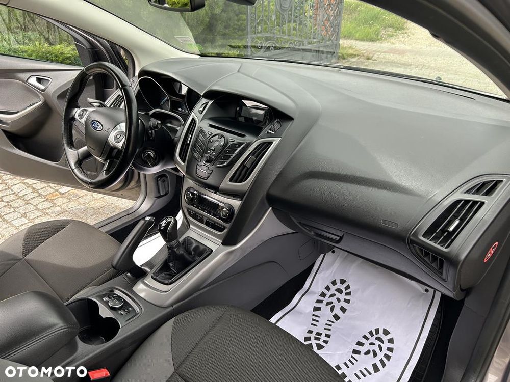 Ford Focus - 33