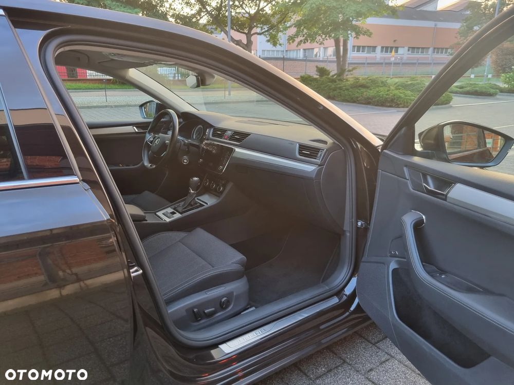Skoda Superb 2.0 TDI SCR Style DSG - 8