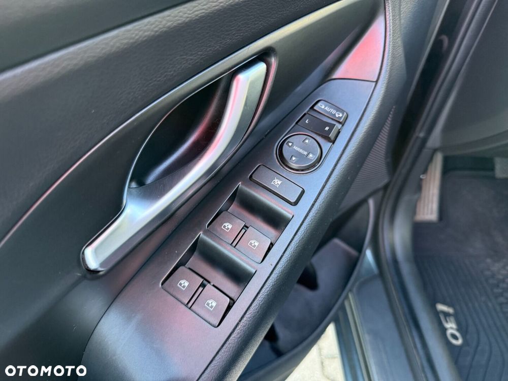 Hyundai i30 1.5 DPI Comfort - 10