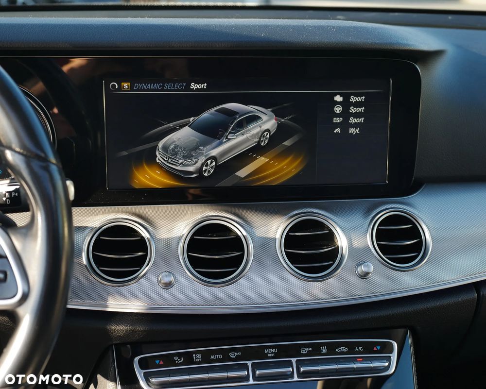 Mercedes-Benz Klasa E 300 9G-TRONIC Avantgarde - 38