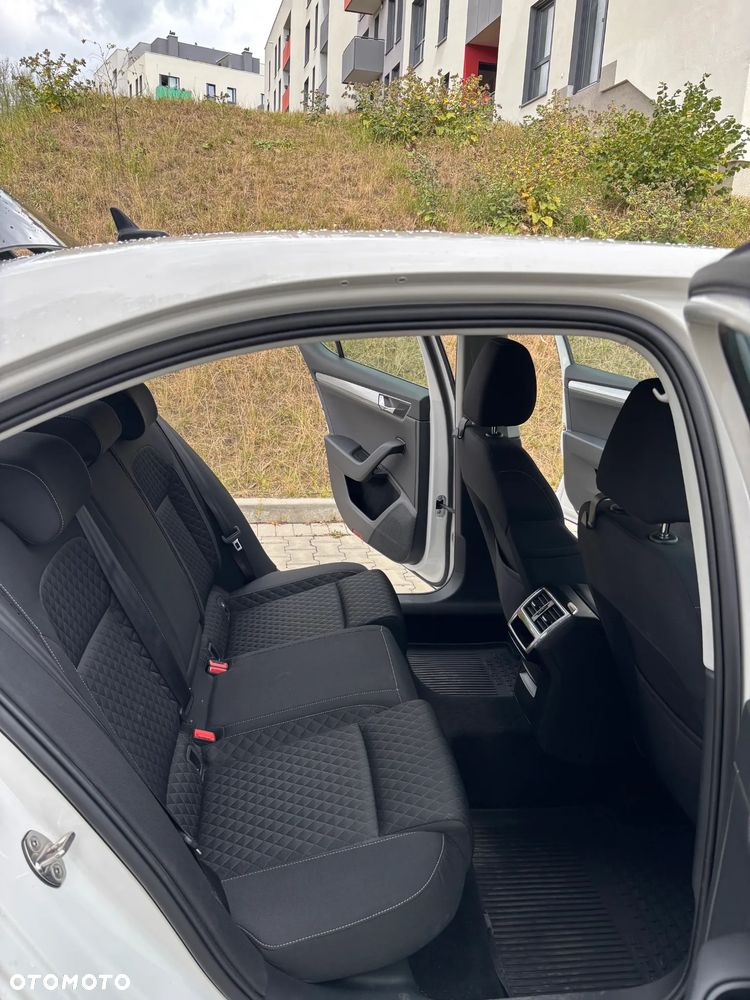 Skoda Superb 2.0 TDI SCR Ambition - 25