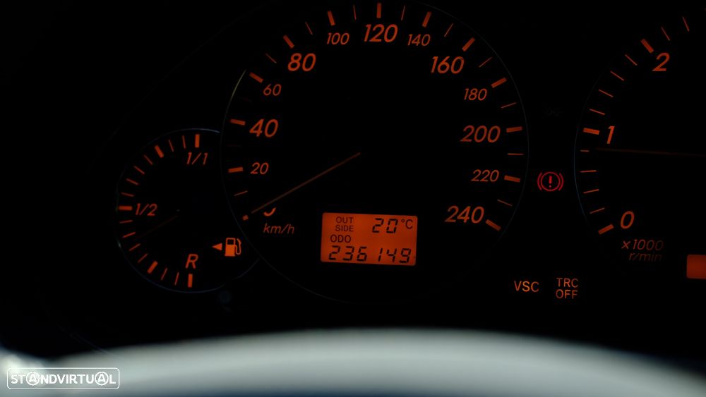 Toyota Avensis 2.0 D-4D - 8