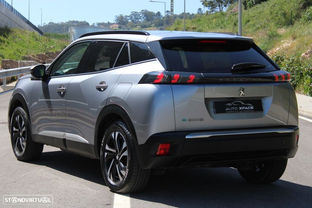 Peugeot e-2008 Allure - 4