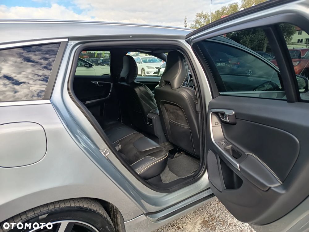 Volvo V60 D4 Geartronic RDesign - 30