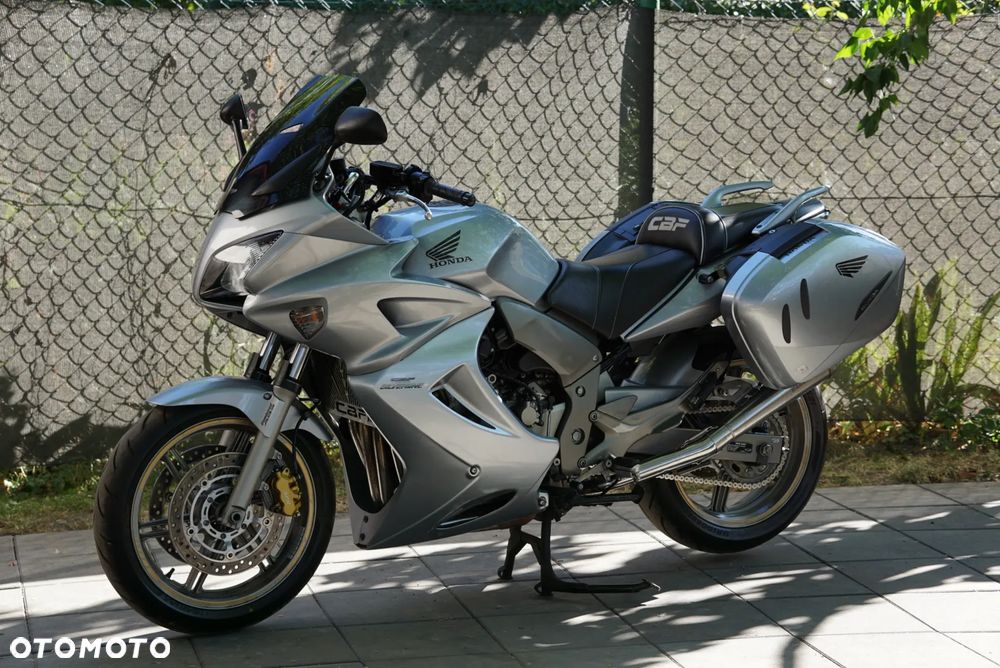 Honda CBF - 1