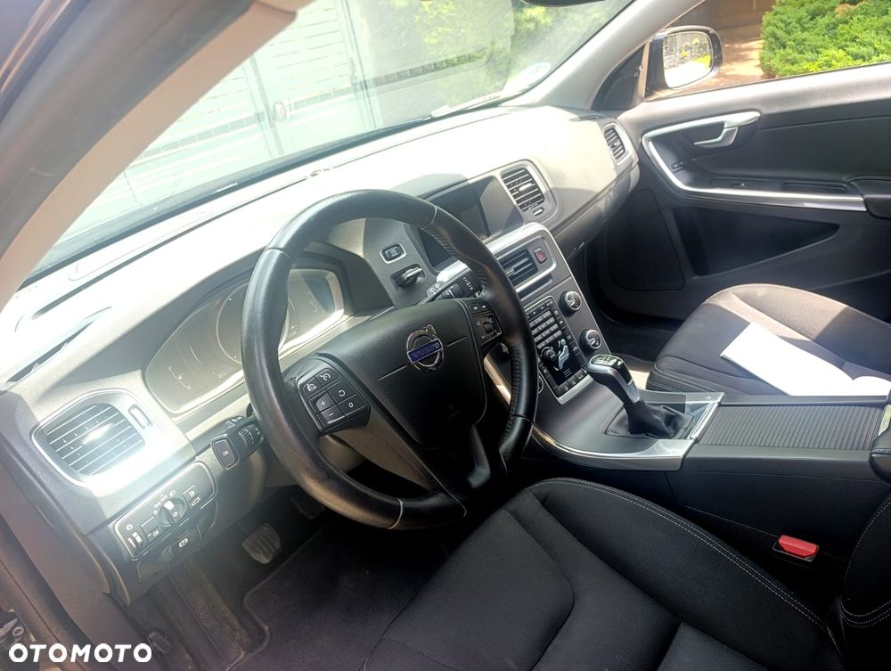 Volvo V60 Cross Country D3 Momentum - 11