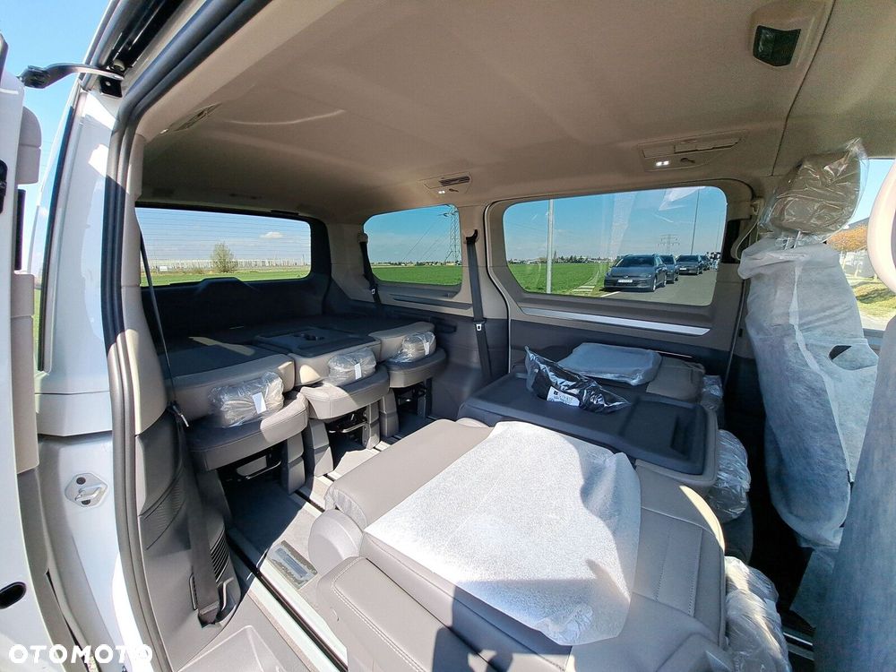Volkswagen Multivan - 33